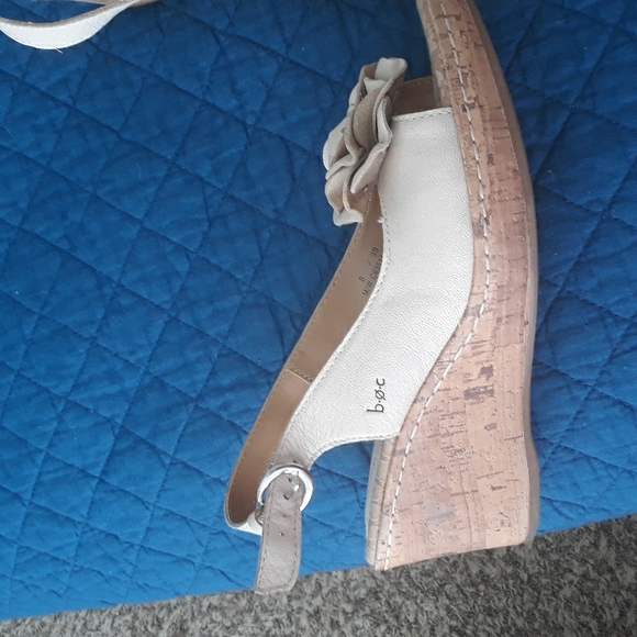 BORN flower wedge - Picture 3 of 3